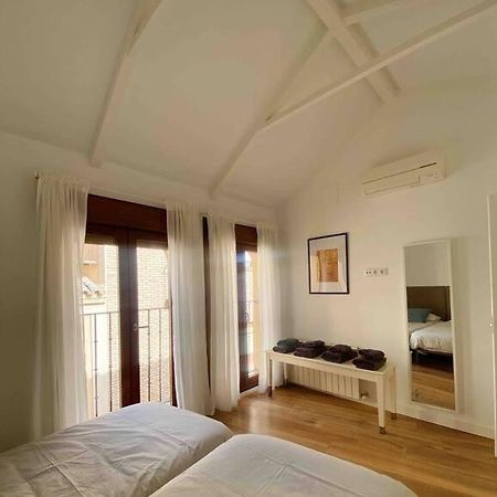 Atico En Toledo Con Terraza Apartman Kültér fotó